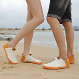 Weiße Aquabeach-Strandschuhe