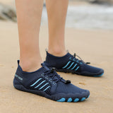 Blaue Aquapop-Wasserschuhe