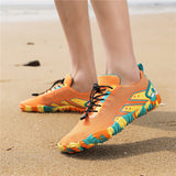 Orangefarbene Aquafun-Wasserschuhe