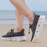 AquaVibe graue Wasserschuhe
